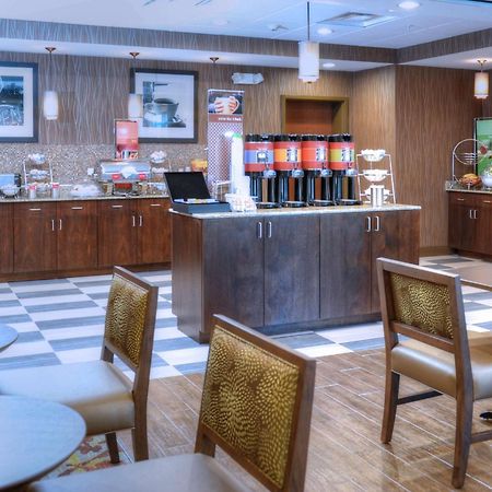 Hampton Inn Кристал-Ривер Экстерьер фото