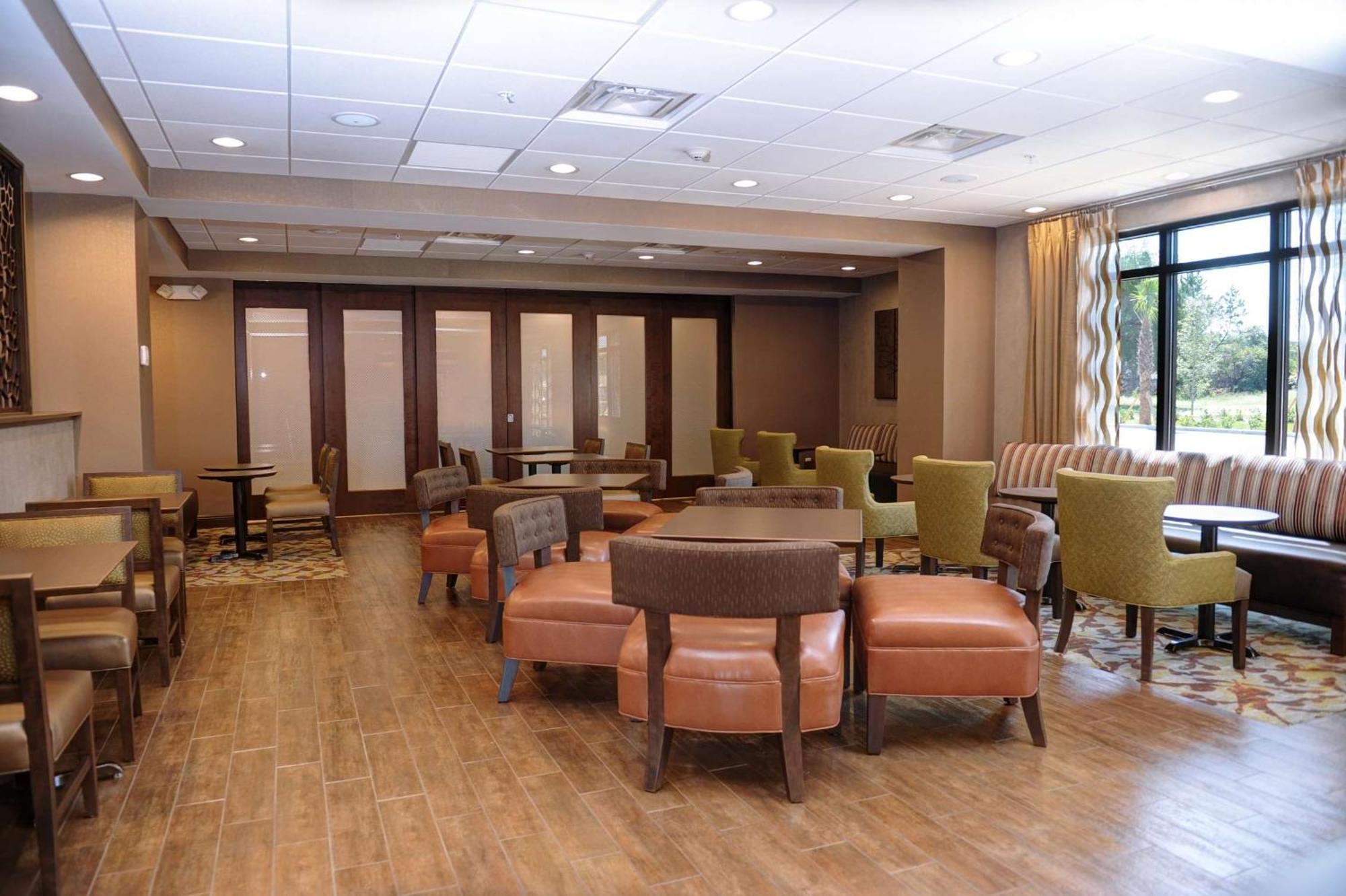 Hampton Inn Кристал-Ривер Экстерьер фото